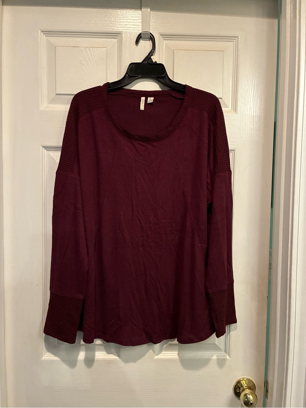 Active USA Long Sleeve Scoop Neck Top in Burgundy